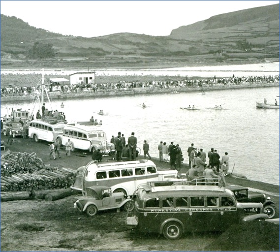 Coche de la empresa (el Pacn), con el nombre de Monestina, en la regata de El Puntal del ao 1949. / Archivo