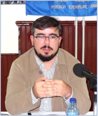 Imagen de Alvaro Solano en una charla en Torazo
