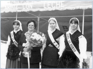 Laura, Chantelle y Almudena, con Emilia, en 1996