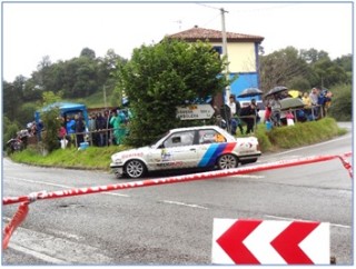 Imagen de un participante en el Rallye del ao pasado a su paso por el Llano