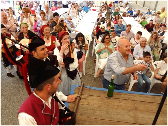 imagenes del publico asistente al pregn de Alberto Rodrguez