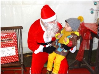 Papa Noel con ms nios