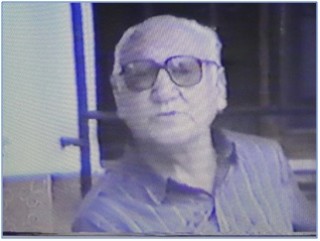 Su abuelo, Luis Daz Cueto, en Candones, en una captura de pantalla del video realizado en 1988 por la Asociacin Cultural Incs