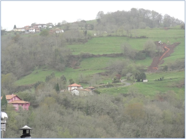 Imagen de las obras desde la obra, entre Carabao y Arboleya  para dotar a este ltimo de red de saneamiento.