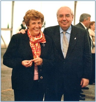 Con Esther Palacio, en Santa Eulalia, el 28 de marzo de 2006. / EL ECO, Archivo.