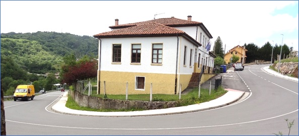Edificio escolar de Santa Eulalia. / Foto: EL ECO