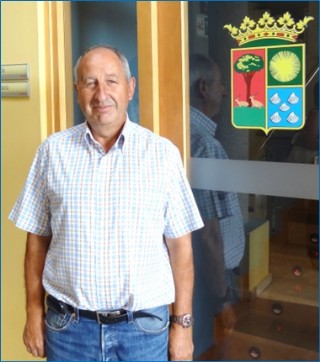 En el Ayuntamiento de Cabranes, en julio de 2015, recién nombrado secretario de la Agrupación. EL ECO, Archivo