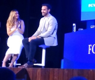 Aplauso final para el laureado deportista, sobre todo por su potente mensaje.