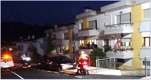 Protección Civil de Cabranes animando a los vecinos a aplaudir a las 8 de la tardes desde sus balcones y terrazas